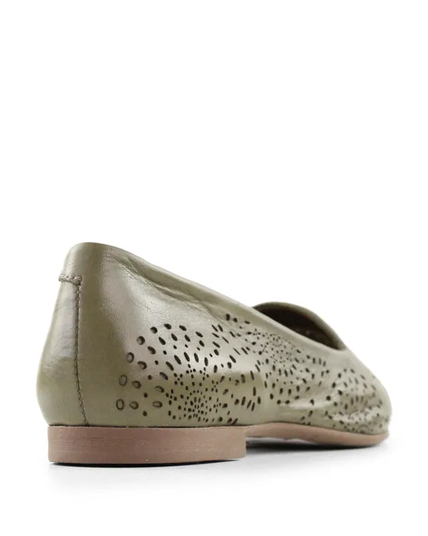 BUENO BOBBY FLAT SHOES
