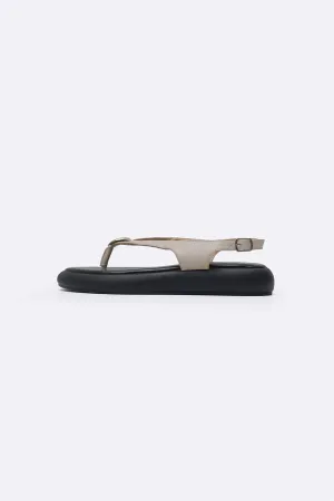 BUTTON FLIP SANDALS