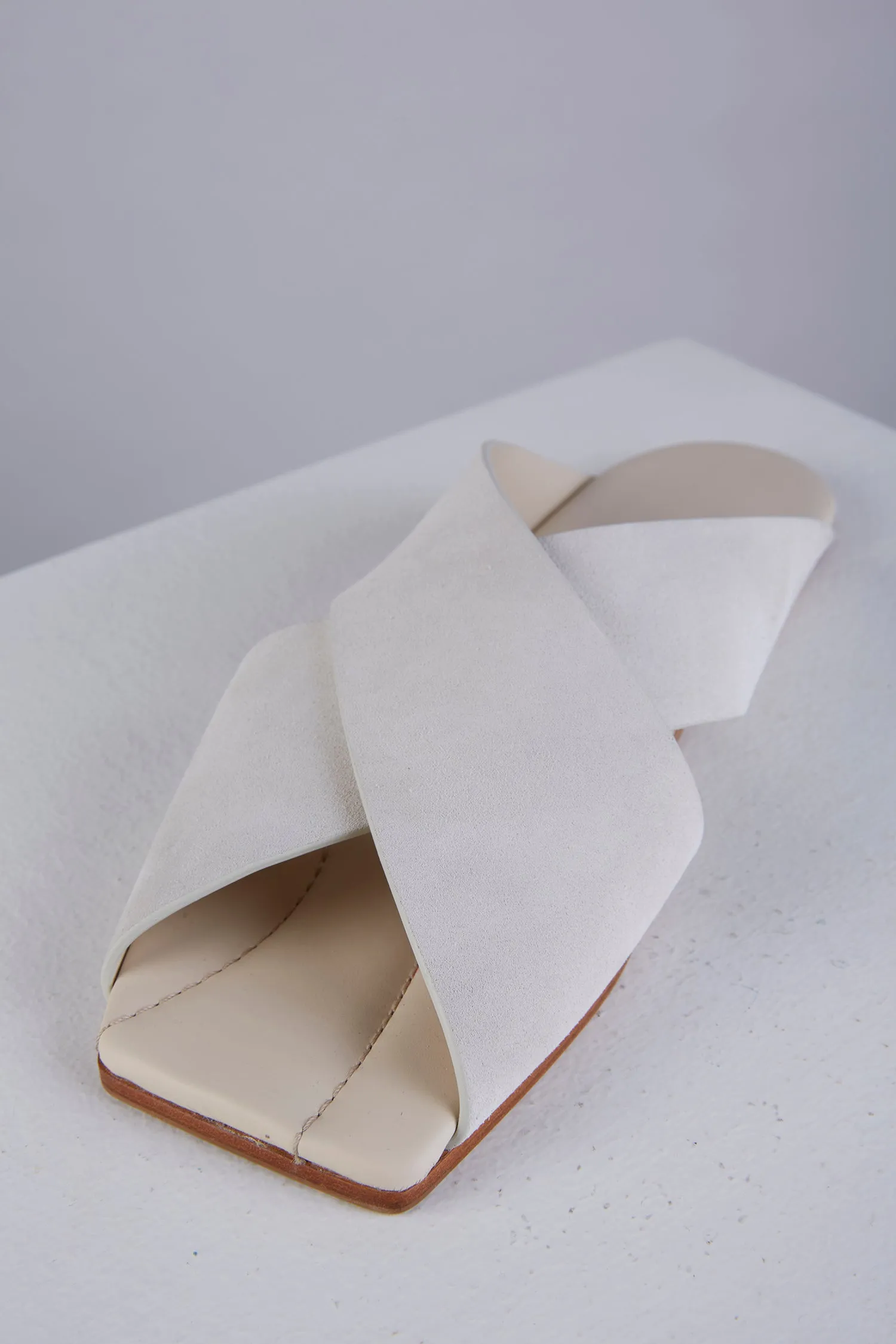 Camilla Sandals in Avorio