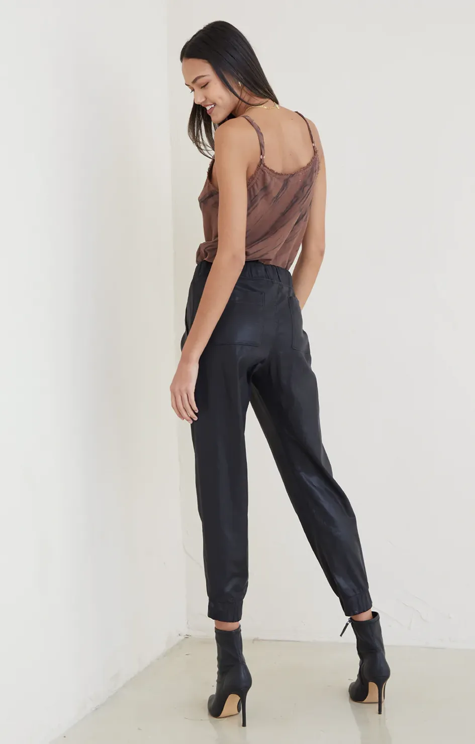 Chelsea Pocket Jogger - Black