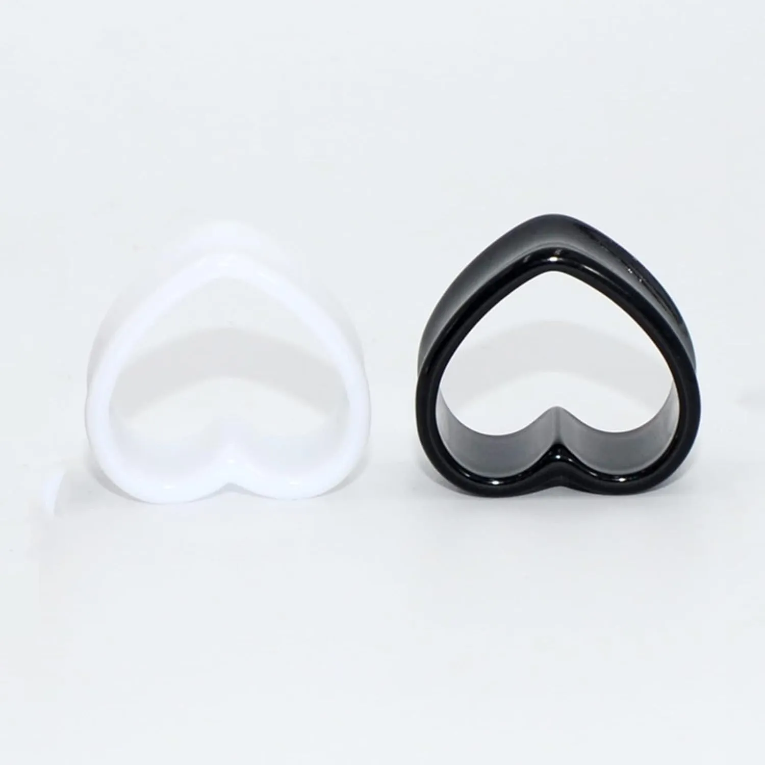 Ear Gauges Flexible Flesh Tunnels, Acrylic Piercing Jewelry Hollow Heart Shape Flexible Ear Stretching Gauge Expander