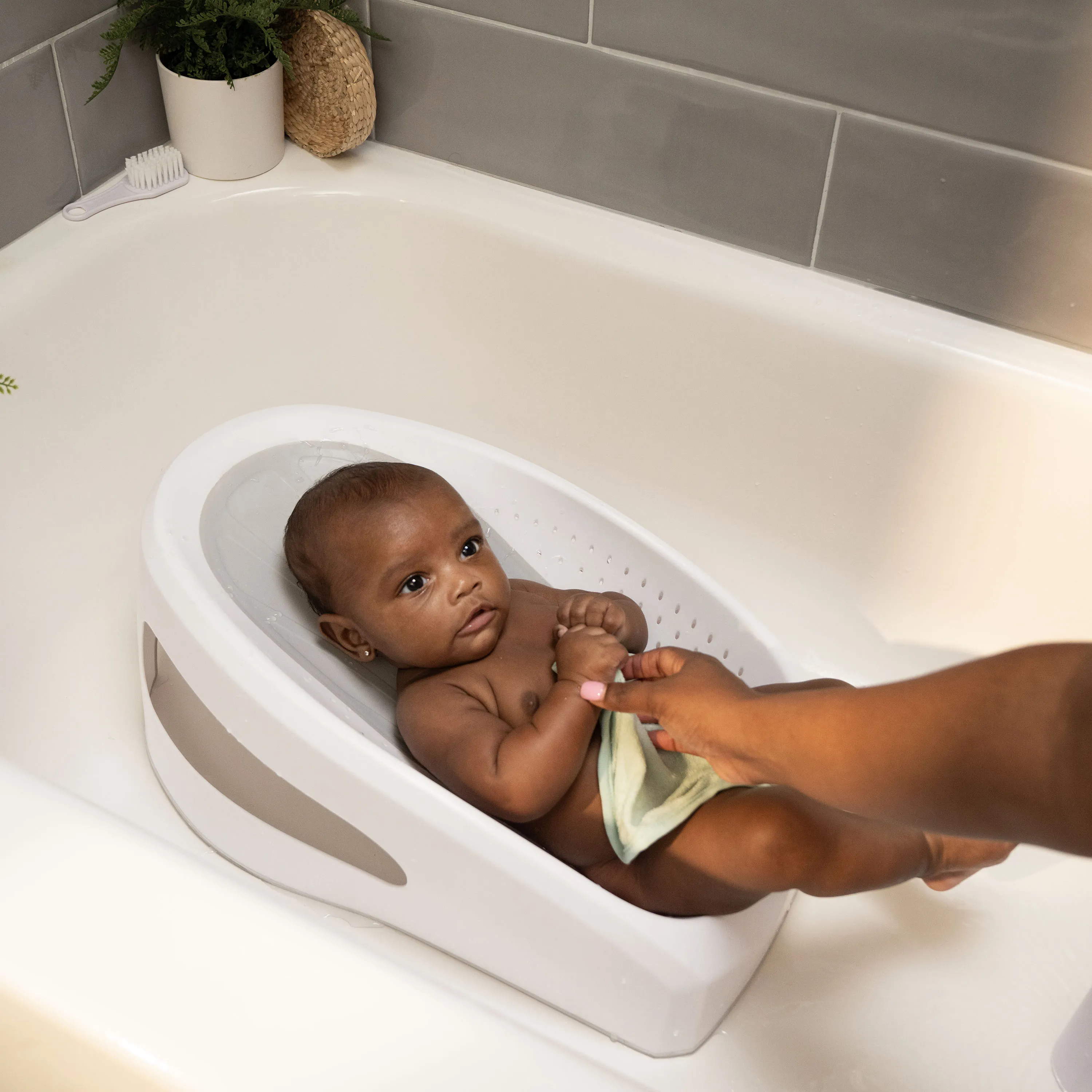 Ingenuity Easy Rinse Baby Bather