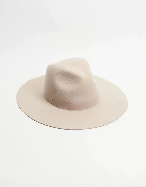 Serena Fedora