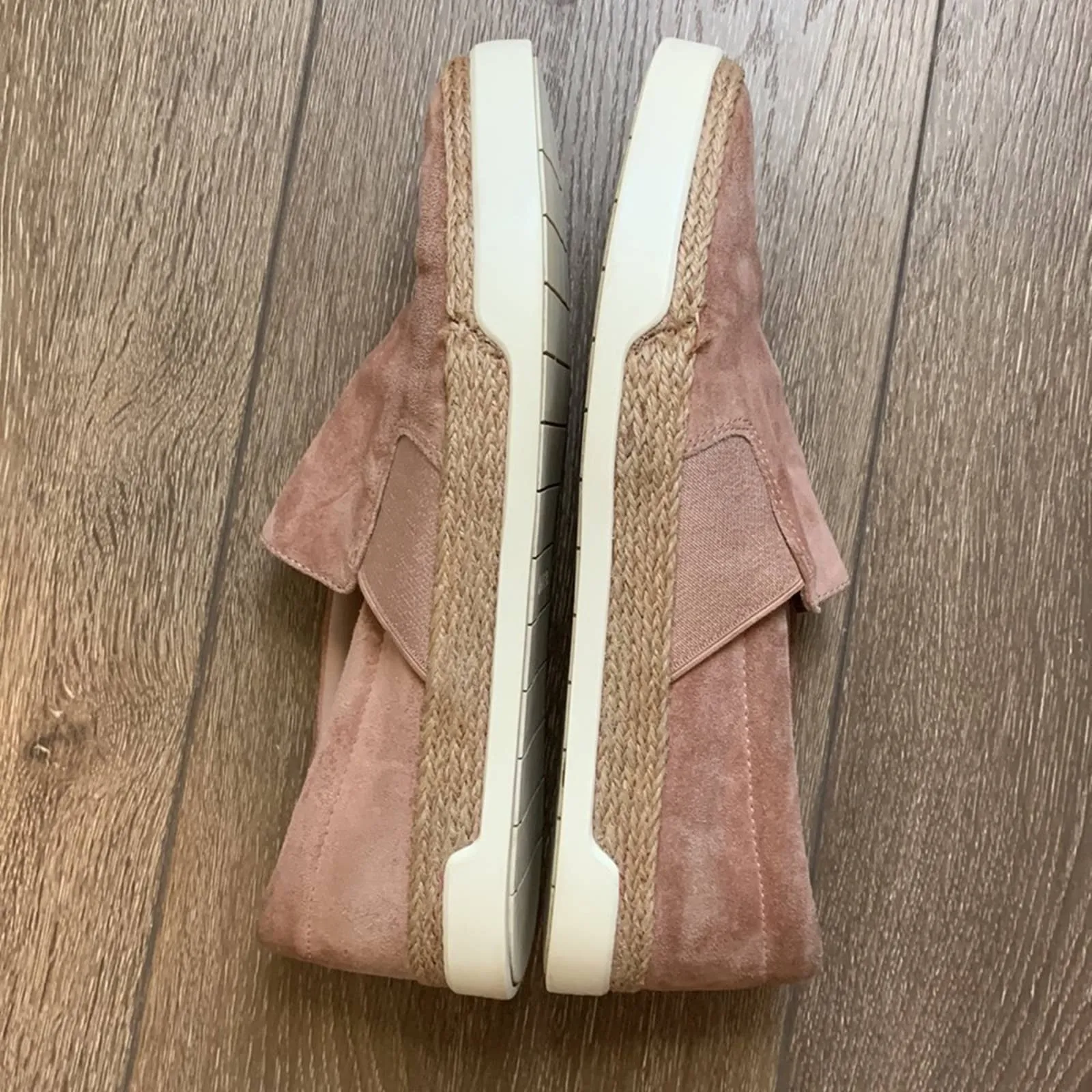 Size 7.5 VINCE Johan Espadrille Slip On Sneakers
