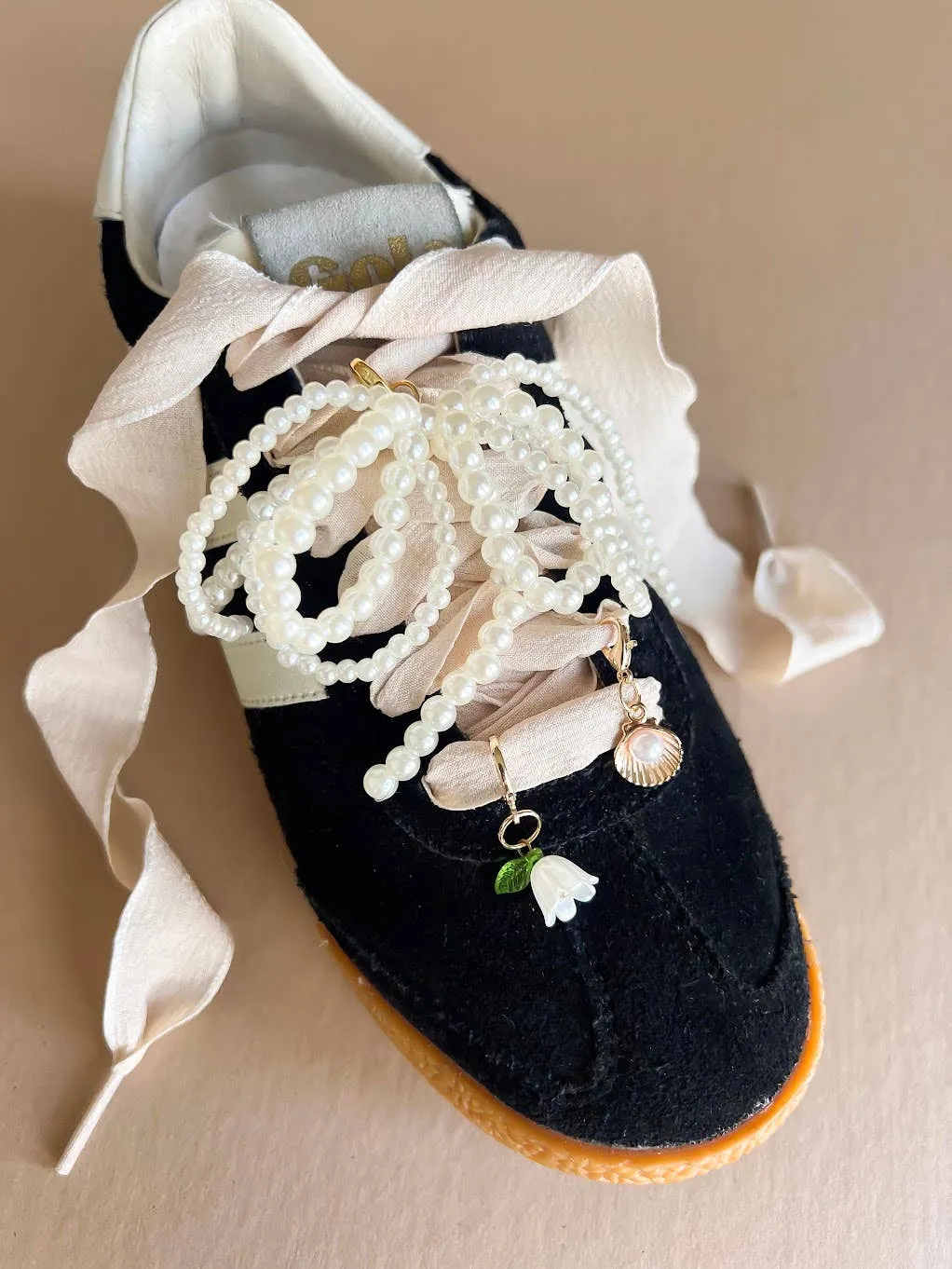 Sneaker and Shoe Charm Lace Sets | Shoe Charm Sets| : Black/Lighting Bolt