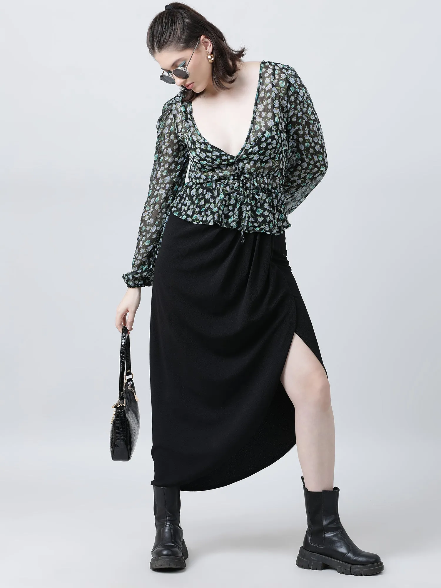 Women Relaxed Fit Printed V Neck Green Top