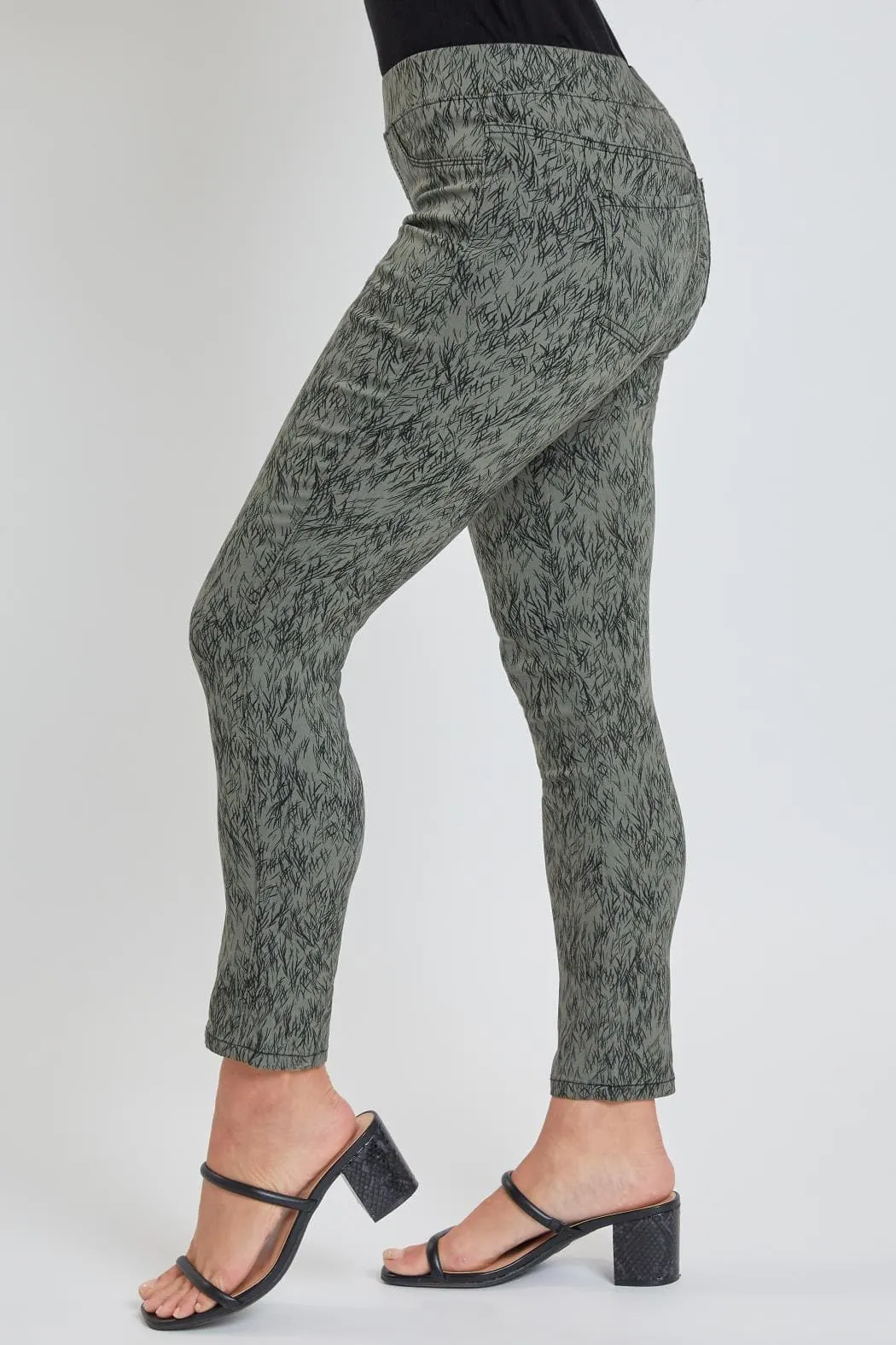 Women's Petite Mid Rise Comfort Stretch Jeggings