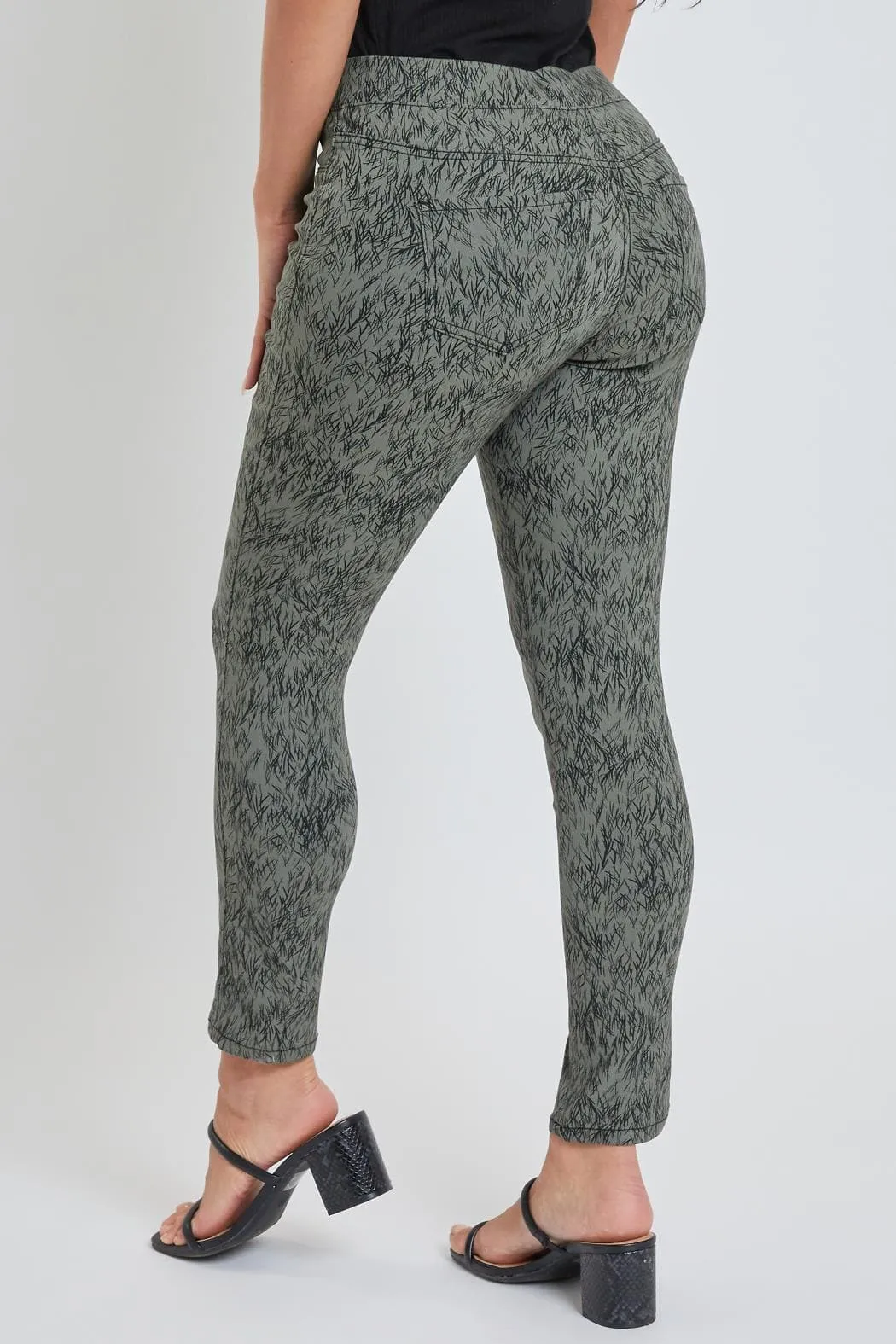 Women's Petite Mid Rise Comfort Stretch Jeggings