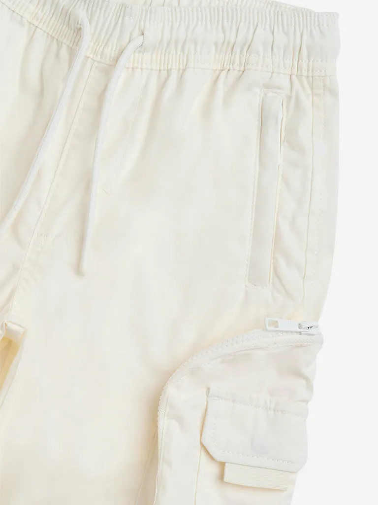 Y&F Kids Off-White Cargo-Style Mid-Rise Cotton-Blend Shorts
